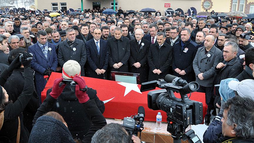 Kamer Genç son yolculuğuna uğurlandı