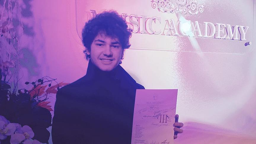 Piyanist Tambi Gürcistan'dan dereceyle döndü