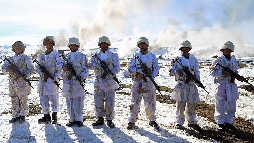 Şehit Yüzbaşı Ciğa kar kamuflajıyla yeni teçhizatları anlatmıştı