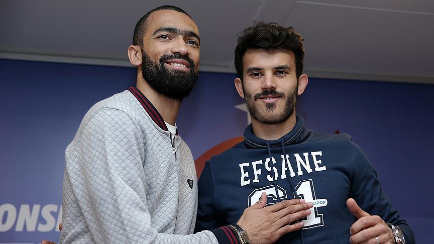 Trabzonspor Bosingwa ve Güray ile sözleşme imzaladı