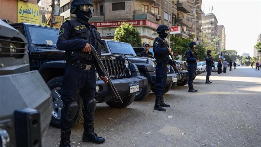 Roadside bomb kills two policemen in Egypt's Sinai