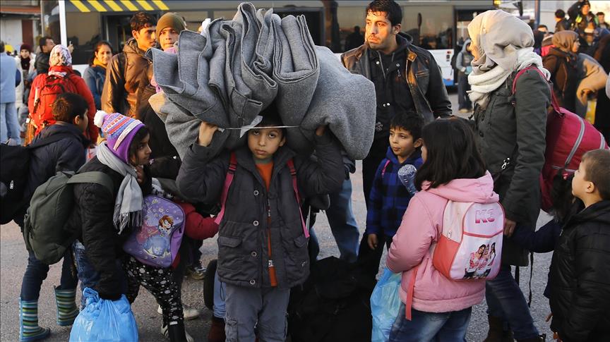 1,600 Syrians flee to Turkey following regime attacks  