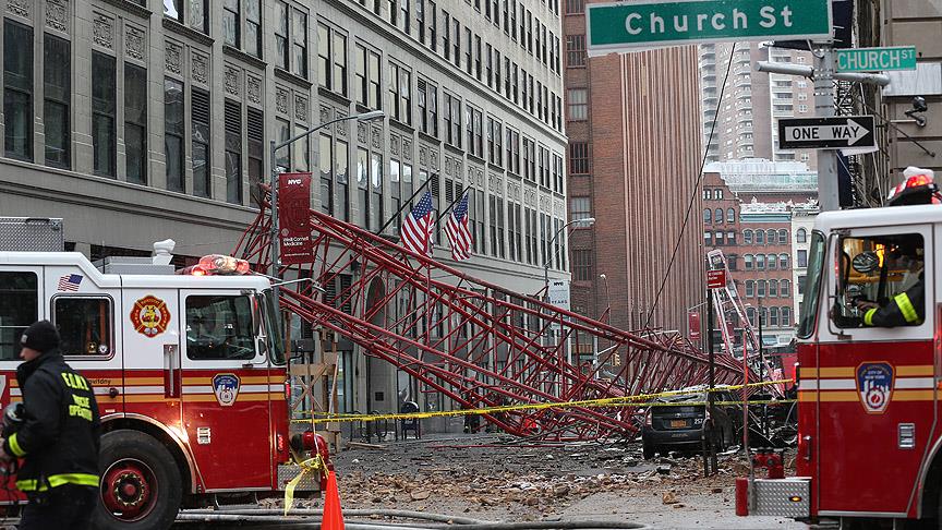 New York'ta inşaat vinci devrildi: 1 ölü, 2 yaralı