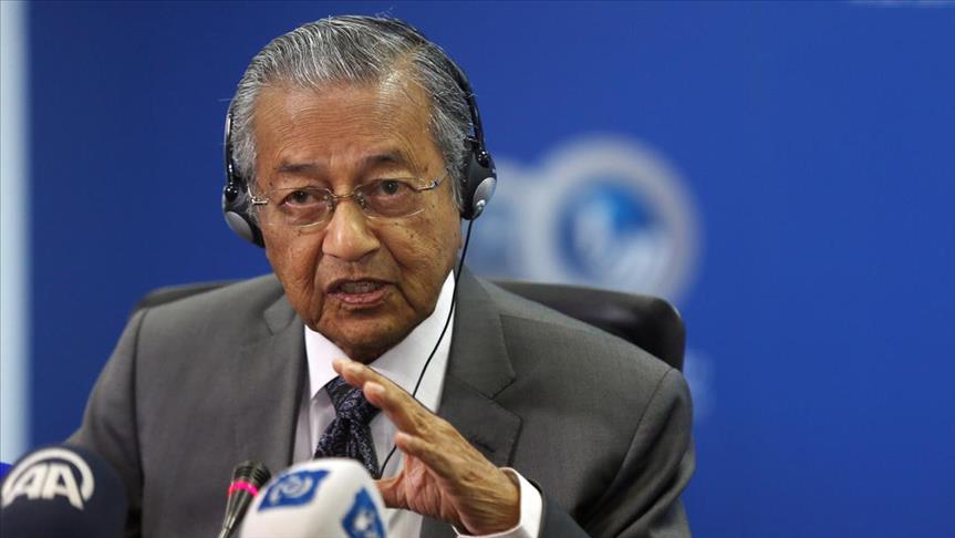 Ex-PM urges Razak to resign for Malaysia’s reputation