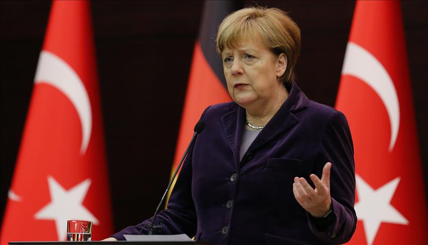 Angela Merkel u Ankari: Želimo li spriječiti ilegalne migracije, moramo biti spremni na legalni prijem izbjeglica