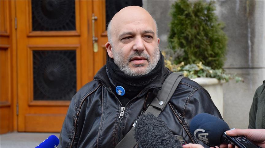 Beograd: Inicijativa „Novinari ne kleče“ predala zahteve Vladi Srbije