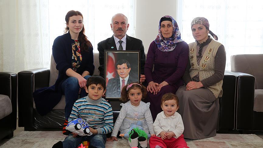 Davutoğlu'nun ziyareti Ahıska Türklerini duygulandırdı 