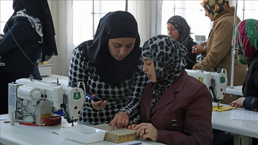 Syrian women hope to join Turkey's textile industry