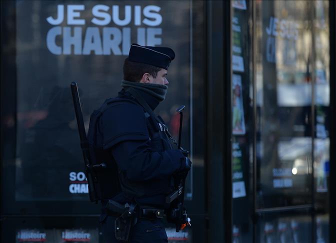 Le Conseil constitutionnel français: Des procédures liées à l'état d'urgence sont privées de "garanties légales"