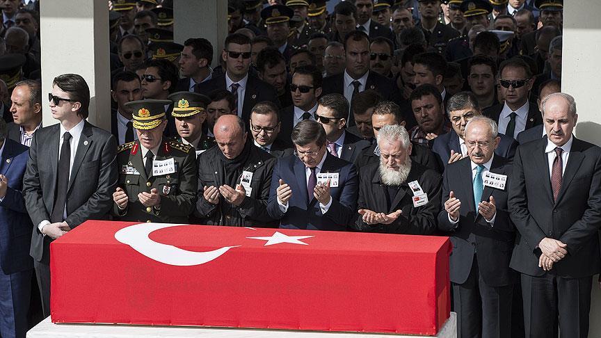 Ankara'daki terör saldırısında yaşamını yitirenler için tören düzenlendi
