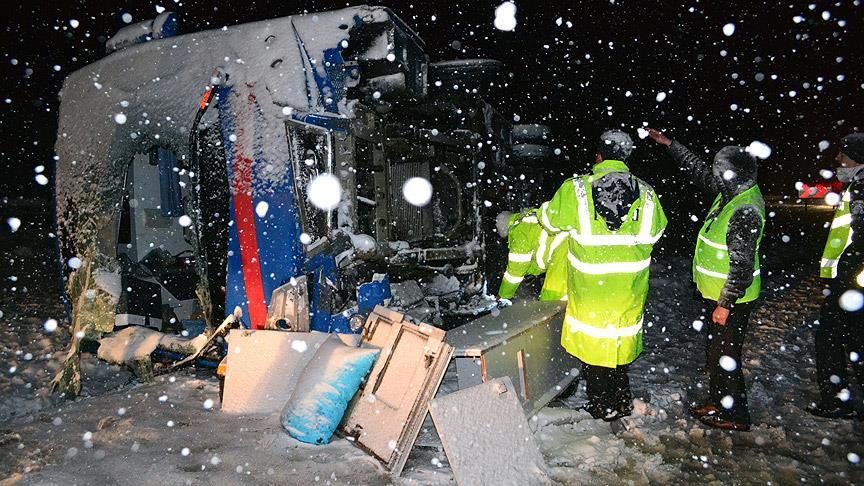 Yozgat'ta cezaevi nakil aracı devrildi:1 astsubay şehit oldu