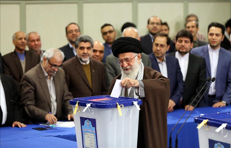 Iran: Les médias iraniens spéculent sur les résultats des élections