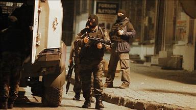 İstanbul'da 20 adrese eş zamanlı terör operasyonu