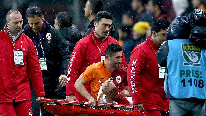 Sabri Sarıoğlu 3 hafta sahalardan uzak kalacak