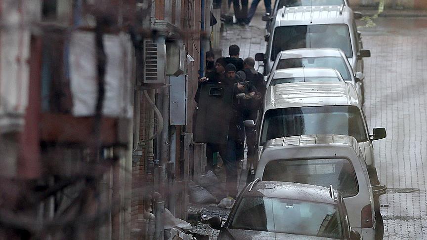 مقتل مسلحتَين هاجمتا مركزًا أمنيًا بإسطنبول