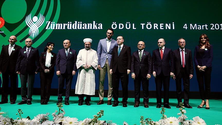 Yeşilay Zümrüdüanka ödülleri sahiplerini buldu