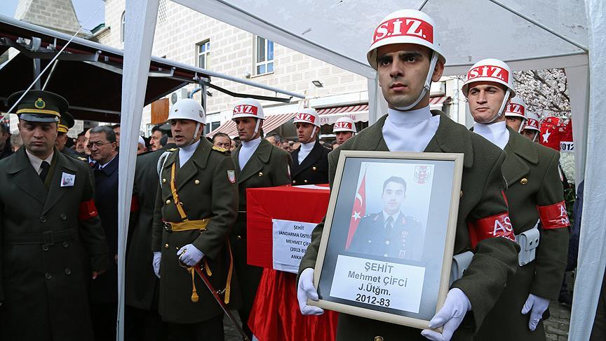 Şehit Üsteğmen Çiftçi toprağa verildi