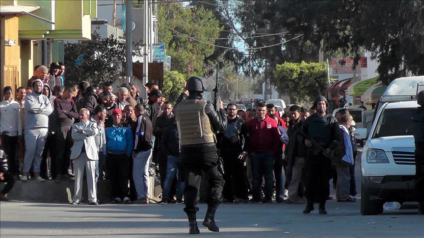 Tunisia imposes curfew after militant attacks