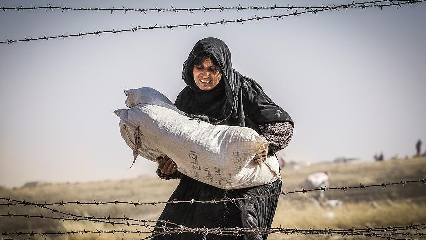 في يومها العالمي.. المرأة بغزة تدفع ثمن "الحصار" و"الحروب"