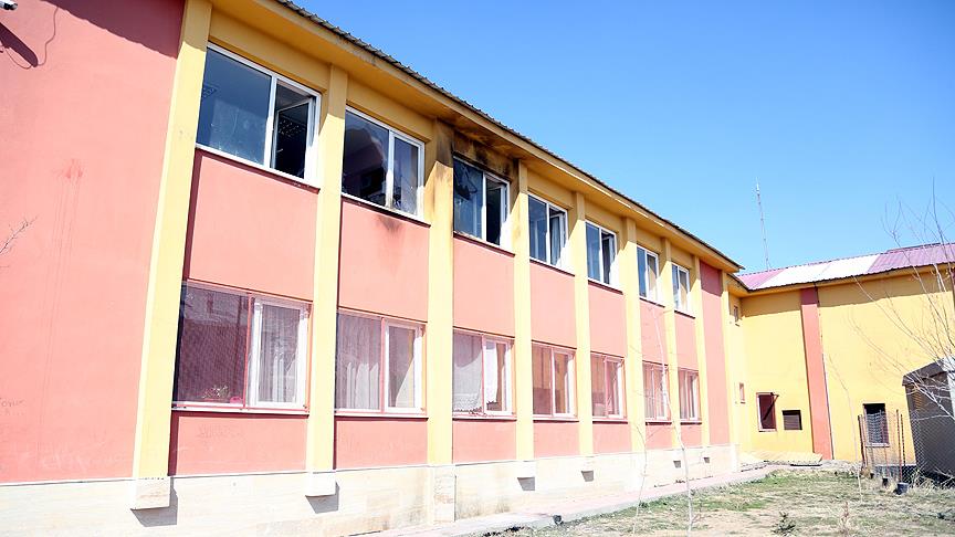 Van'da iki ilköğretim okuluna terör saldırısı