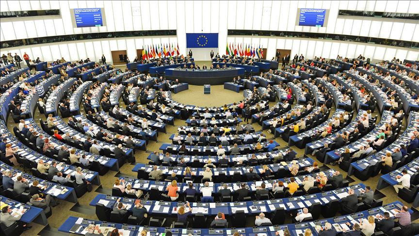 EU lawmakers call for 'personal sanctions' on Putin