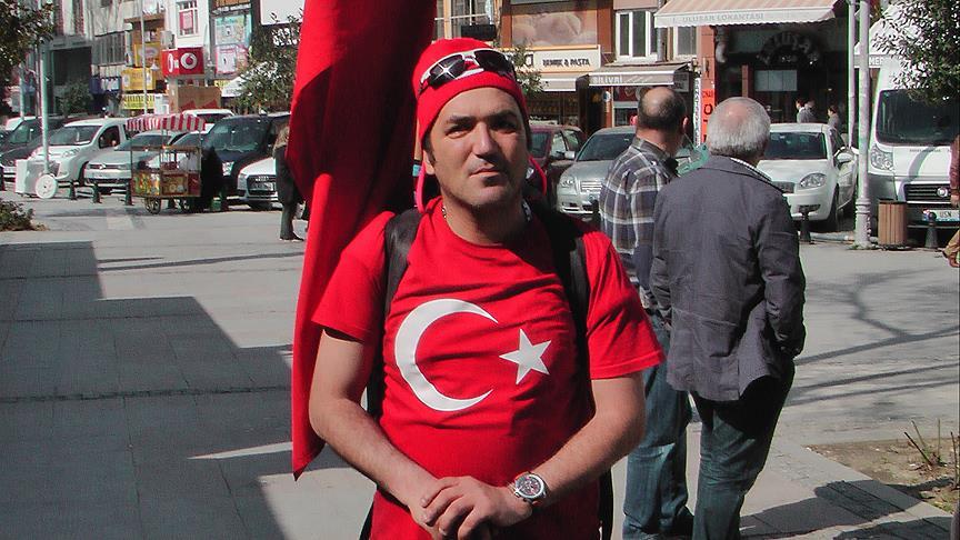 Çanakkale'deki şehitlerin anısına yürüyor