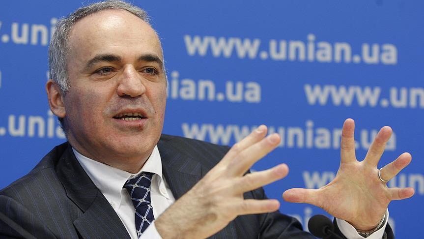 Kasparov: Putin wants to divide Europe