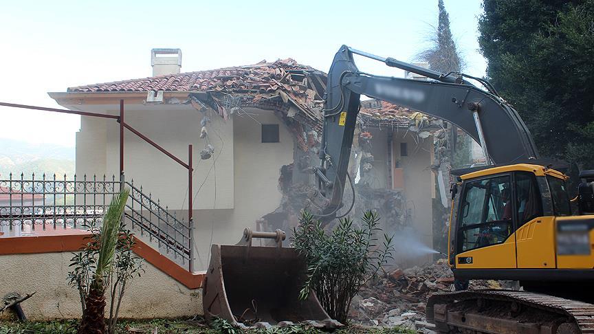 Kenan Evren'in yaşadığı 'Beyazev' yeni sahibince yıkıldı