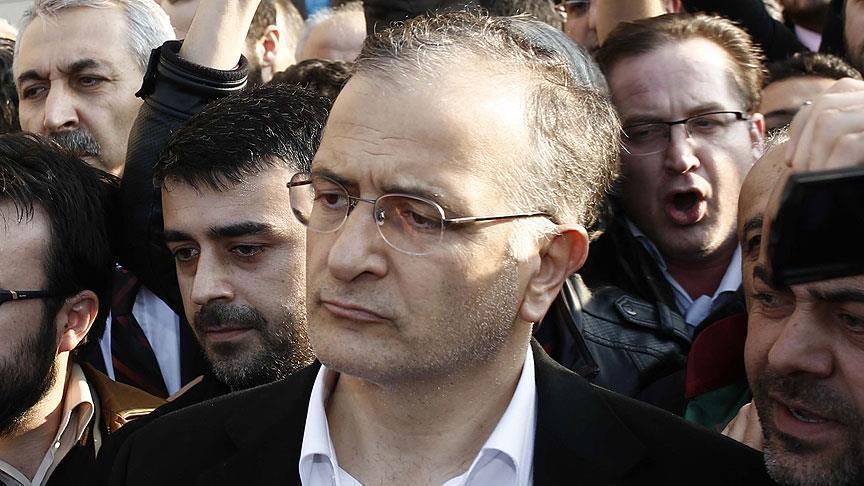 Istanbul court issues arrest warrant for Turkish editor