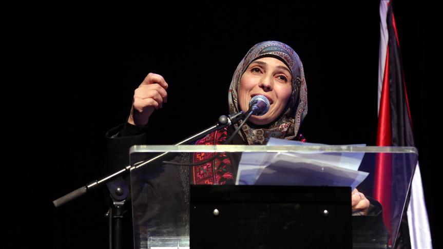 Palestinian woman wins global teaching award