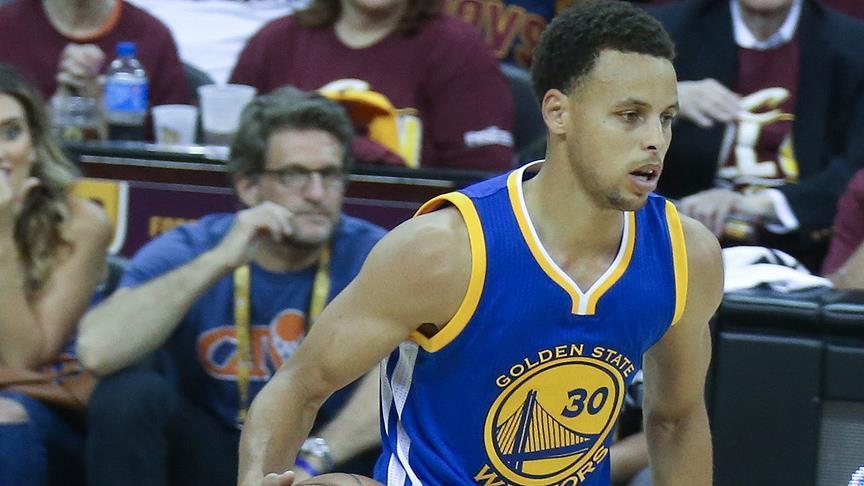 Curry 28. yaşını galibiyetle kutladı