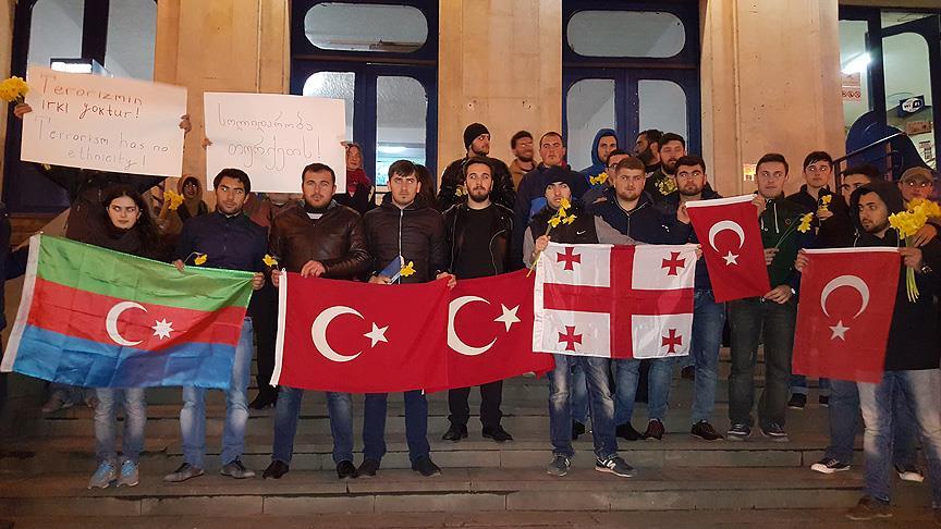 Gürcistan'da Türkiye ile dayanışma yürüyüşü