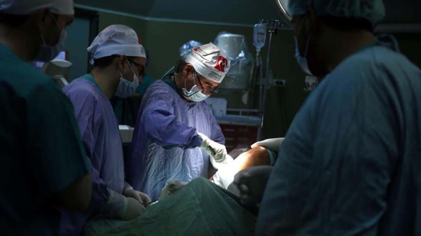 وفد طبى تركى يجرى عمليات جراحية في غزة