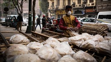 أزمة مصر الاقتصادية أعمق من تخفيض الجنيه 