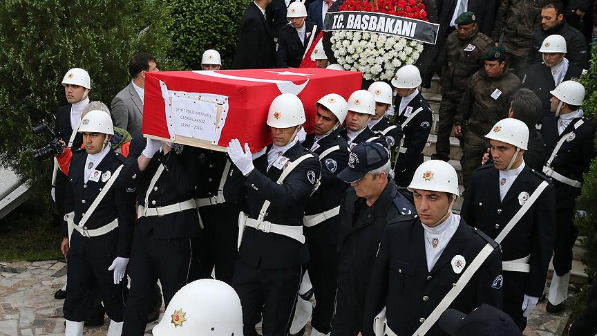 Nusaybin'de şehit olan polis memuru son yolculuğuna uğurlandı