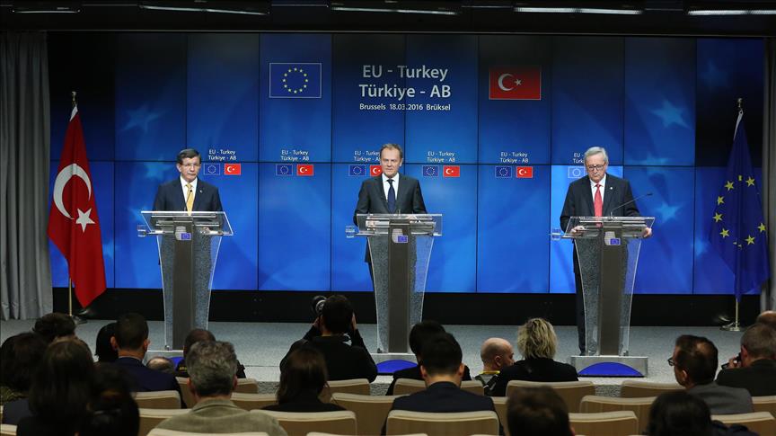 تركيا والاتحاد الأوروبي يعلنان تفاصيل الاتفاق حول أزمة اللاجئين 