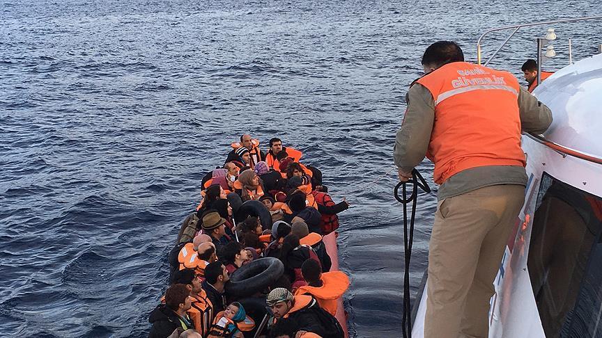 Coast guards rescue 126 refugees off western Turkey 