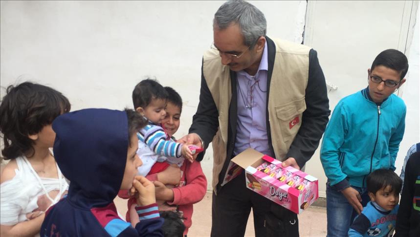 کمک‌رسانی یک انجمن خیریه ترکیه به 15 هزار خانواده سوری
