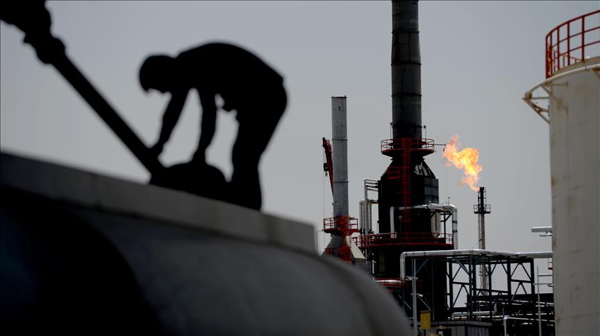 Baghdad calls for striking new oil deal with Erbil