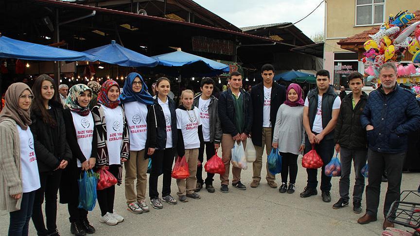 Öğrenciler'den size 'Size yardım edebilir miyim' projesi
