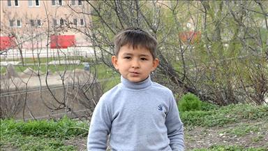 Minik Batuhan kaybolan kuzeninin bulunmasını istiyor