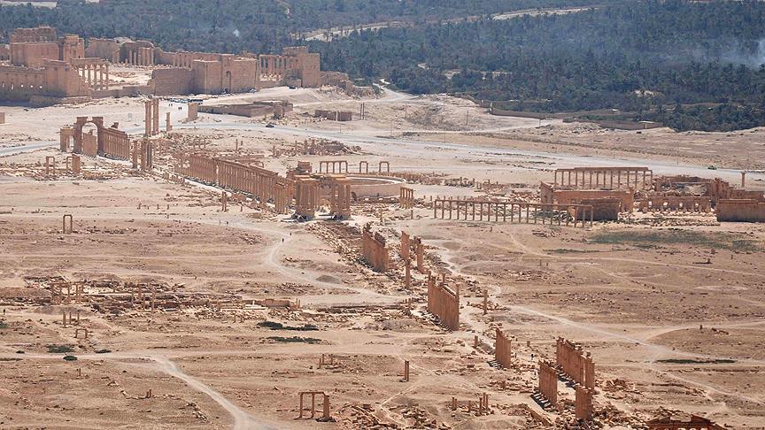 ألغام في سيقان أشجار وبأشكال أحجار أثرية تعوق تقدم قوات النظام في تدمر السورية