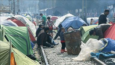 İdomeni'deki sığınmacıların çaresiz bekleyişi sürüyor 