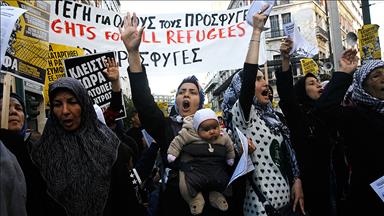 Yunanistan'da göçmenlere destek yürüyüşü 