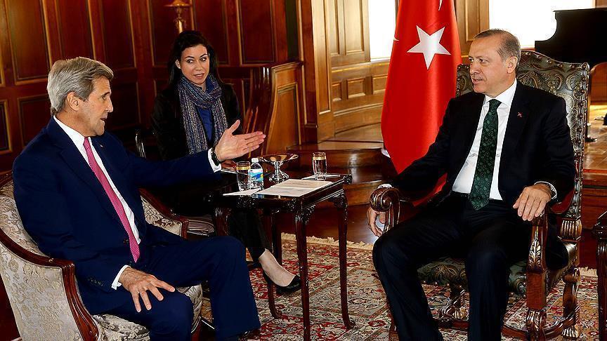 Erdogan reçoit Kerry au siège de l’ambassade de Turquie à Washington