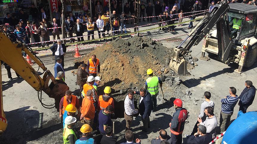 Bağcılar'da kanalizasyona atlayan kişi hayatını kaybetti
