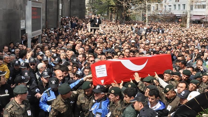 Şehit komiser yardımcısı Sezgin son yolculuğuna uğurlandı