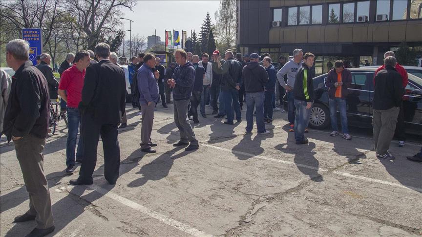 Radnici Metalnog traže svoja prava ispred zgrade Vlade ZDK