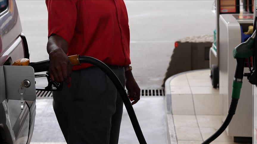 Police at Nigeria's gas stations to fight black market