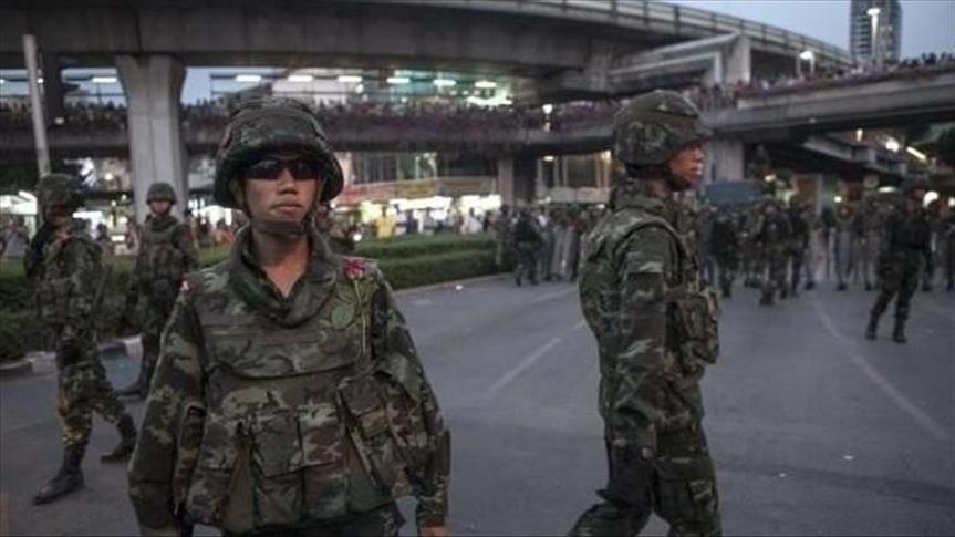Roadside bomb injures 3 Thai soldiers in south